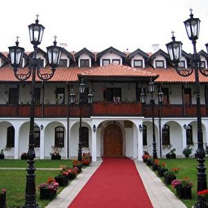 Manstirski konak